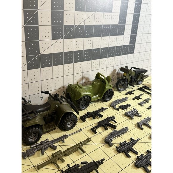 vintage‎ Military Action Assorted Accessories Lot - Picture 8 of 9